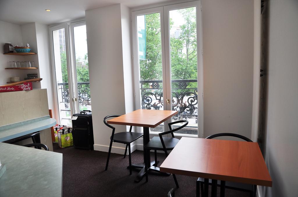 Hotel De La Tour Paris Bagian luar foto